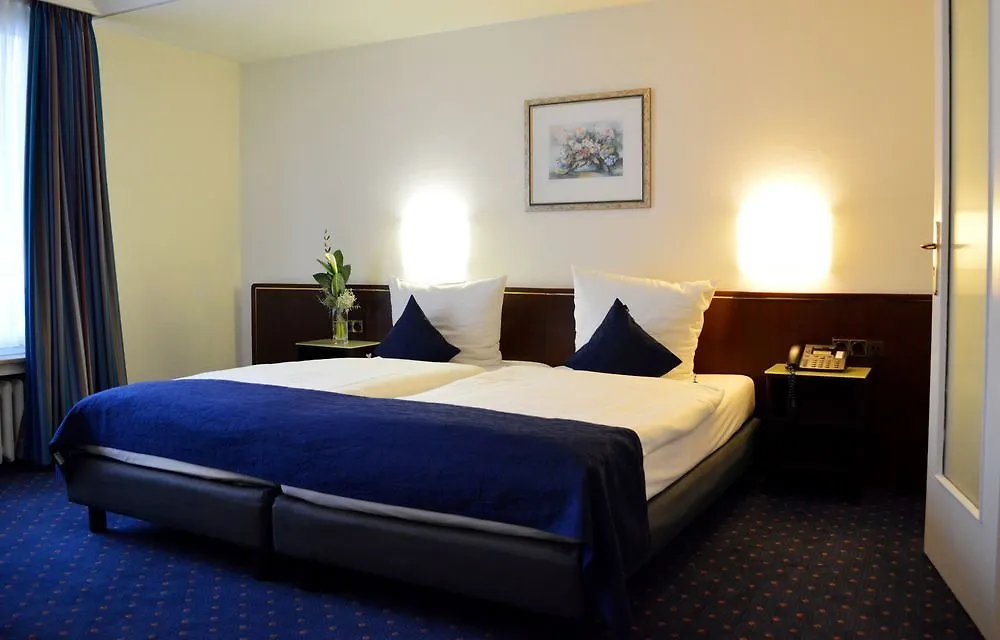 Trip Inn Hotel Uebachs Dusseldorf 4*,