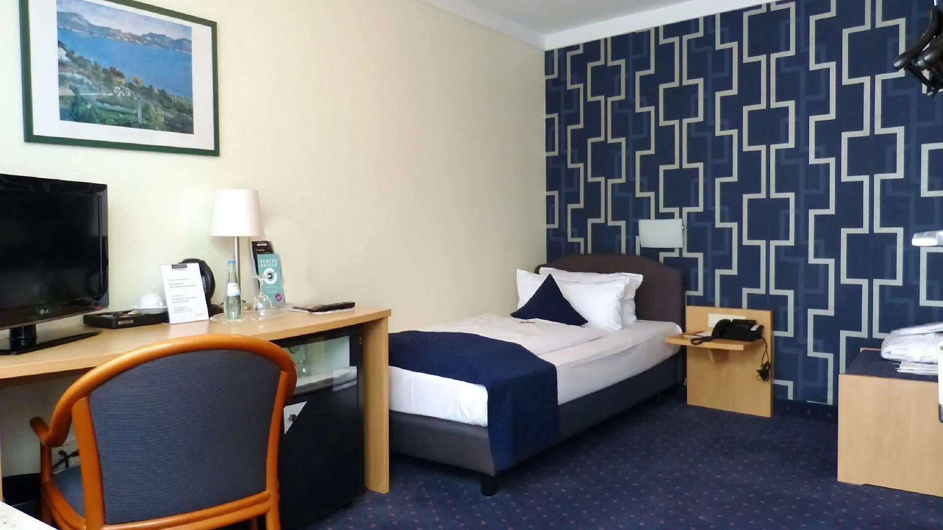 Trip Inn Hotel Uebachs Dusseldorf 4*,