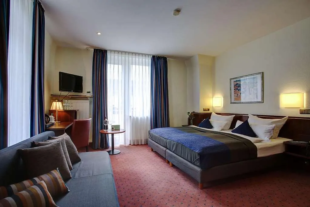Trip Inn Hotel Uebachs Dusseldorf 4*,